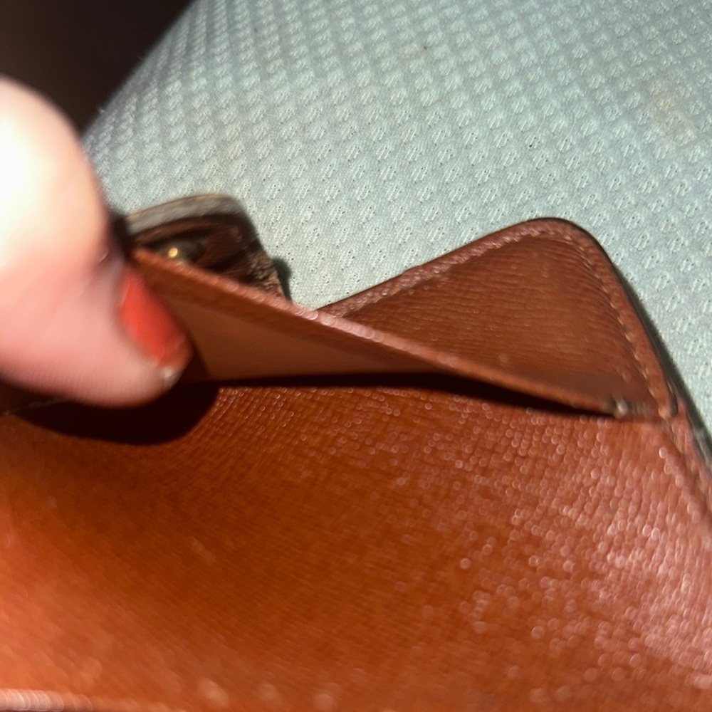 Louis Vuitton Monogram Wallet has a little wear on Corner good condition cute 🥰 - Picture 14 of 16